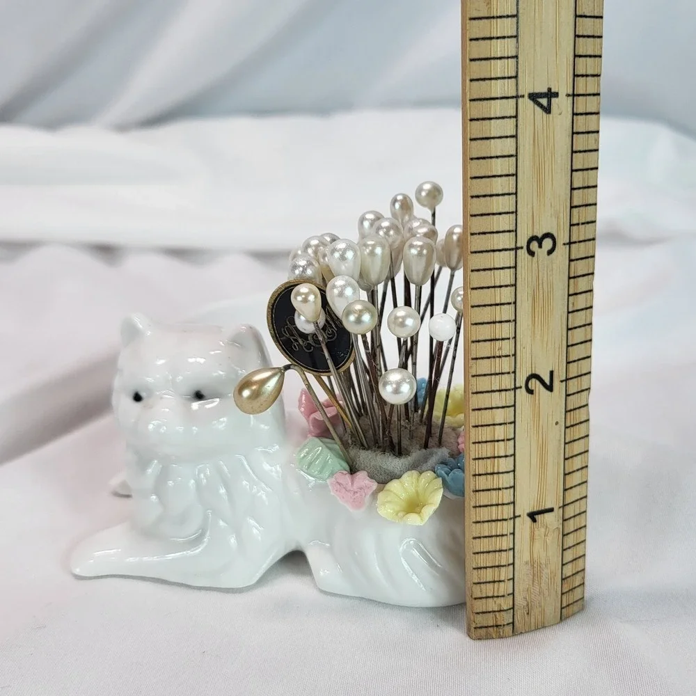 White Persian Kitty Cat w Flowers Porcelain Pin Cushion Pearl Tip Straight Pins
